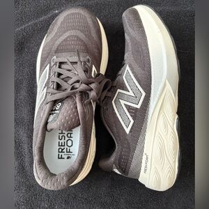 Women’s New Balance 880 Fresh Foam Running Shoes